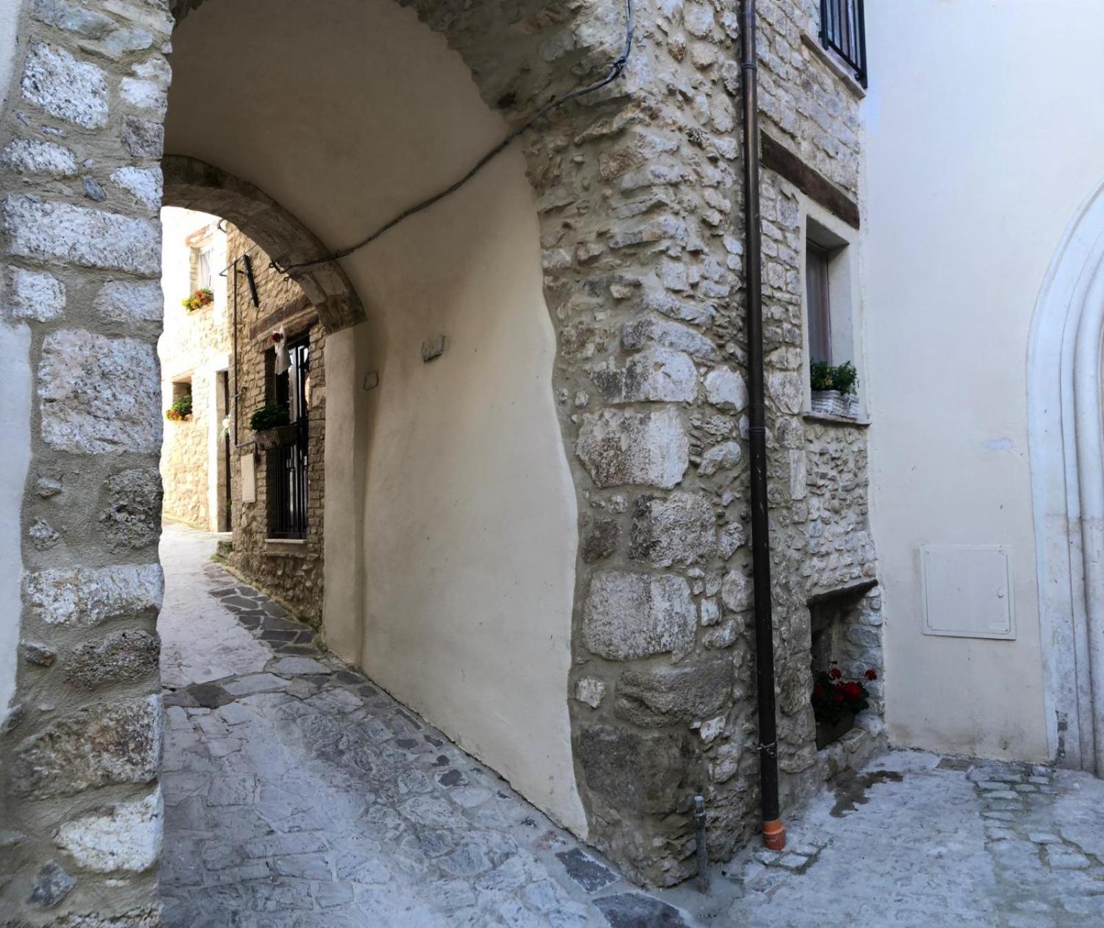Casa Vacanze Margiu Pater Domus Goriano Sicoli Εξωτερικό φωτογραφία